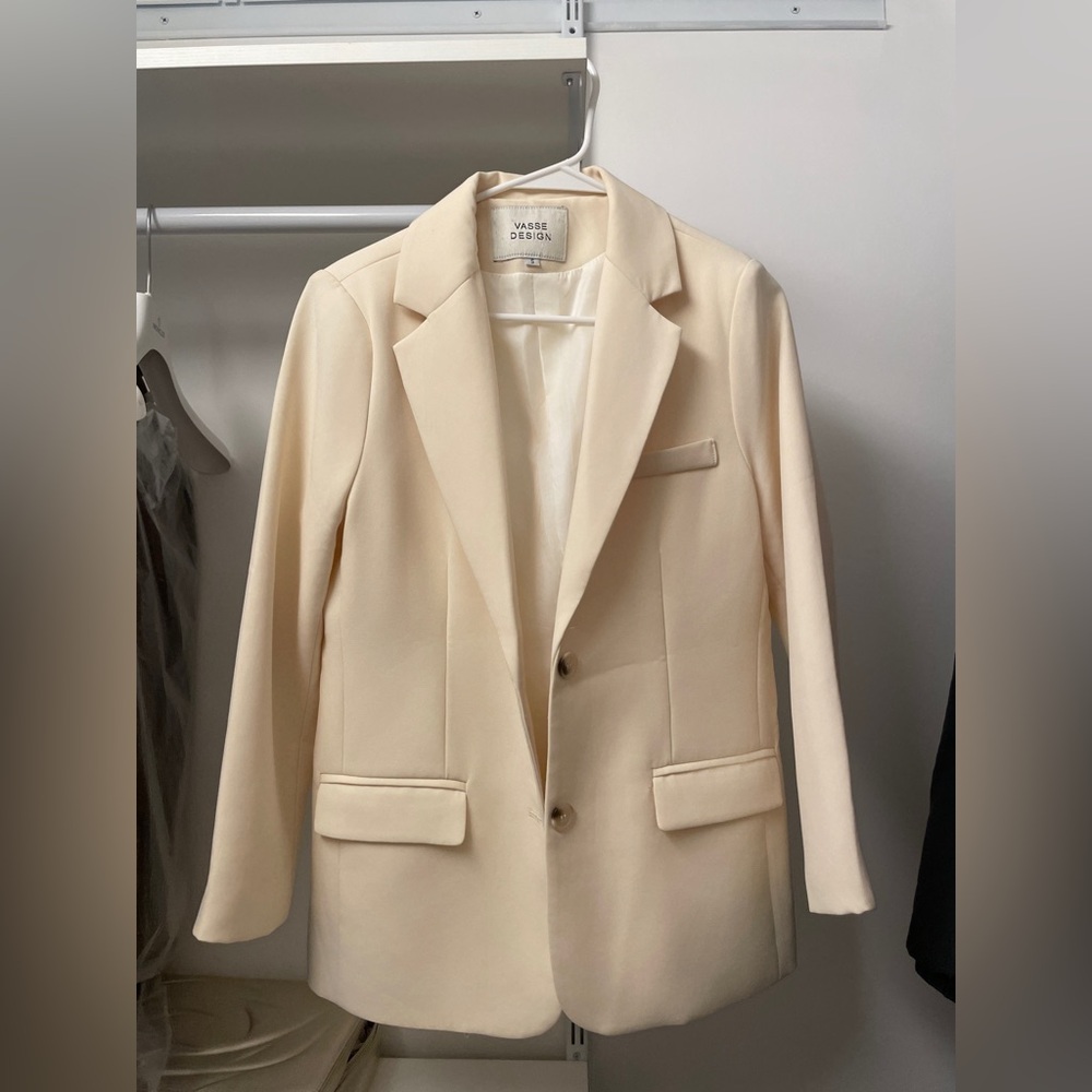 Chic & Tailored Cream Blazer